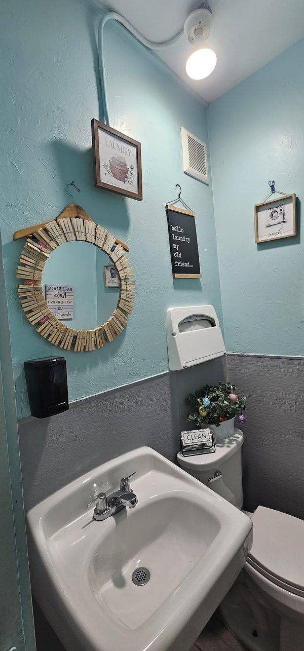 Angie's Laundromat